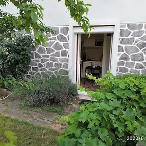 https://grand-studio-avec-jardin-et-entre-privative.hotels-rhonealpes.com